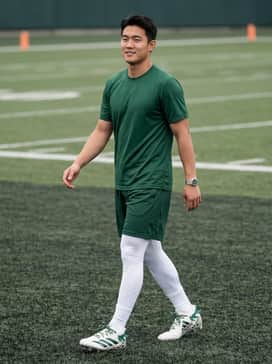 Adizero Electric Ii Polynesian Bowl Football Cleats – On-field performance look: Pair these cleats with white compression tights, dark green football game pants, and a matching team jersey for a cohesive, professional game-day aesthetic.
