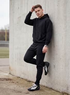 Adizero Impact Ii Rodeo Football Cleats – For intensive off-season drills, match them with grey tapered joggers and a fitted black performance hoodie to highlight the sleek high-top silhouette.