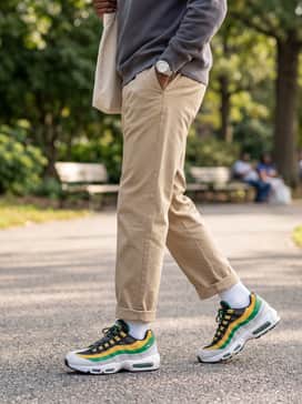 Air Max 95 Big Bubble X Norfolk State – Combine with relaxed-fit khaki chinos and a neutral grey sweatshirt for a balanced, everyday streetwear aesthetic.