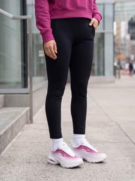Air Max Portal – Combine with high-waisted black leggings, a magenta cropped hoodie, and a sleek sporty backpack for a stylish gym-to-street transition.