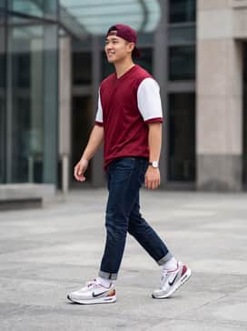 Air Max Verse – A Washington Commanders home jersey paired with dark-wash tapered jeans and a matching team snapback for the ultimate game-day look.