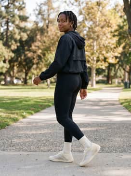 Climacool Laced Shoes – Black athletic leggings with a matching cropped windbreaker for a high-performance aesthetic that transitions perfectly to post-workout coffee.