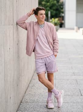 D Fox 2 Reign Rose – A monochromatic athletic ensemble featuring lavender mesh court shorts and a light pink jersey, finished with rose-gold tinted wristbands for a coordinated on-court style.