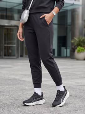 Foreverrun Nitro 2 – Modern athleisure street style: Combine with tapered black joggers, a cropped oversized hoodie in a soft lavender or sage green, and a silver metallic crossbody bag to highlight the shoe's accents.