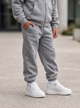 Forum Low Cl Shoes Kids – A matching grey fleece tracksuit with a zip-up hoodie for a cozy, coordinated weekend aesthetic.