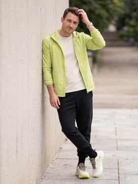 Gelsonoma 8 – Match the neon accents with black tech-fleece joggers and a matching lime green windbreaker for a high-visibility athletic outfit.