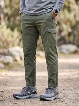 Gelventure 11 Extra Wide – Combine with olive green ripstop cargo trousers and a heather grey quarter-zip technical pullover for a rugged, practical look suitable for light hiking or a day in the park.