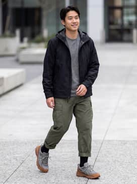Gelventure 6 Shield – Pair these sneakers with olive green ripstop cargo pants and a black technical shell jacket over a grey base layer for a complete gorpcore look.
