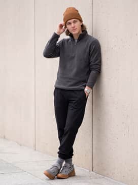 Gelventure 6 Shield – For an athletic approach, wear black moisture-wicking joggers and a charcoal grey quarter-zip fleece, adding a matching brown beanie to tie in the sole color.