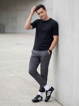 Heritage Road Cycling Shoes – Compression leggings and a moisture-wicking athletic tank top for a streamlined look during high-intensity indoor cycling sessions.