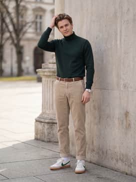Killshot 2 Leather – Style with beige corduroy trousers and a dark green fine-knit turtleneck sweater to echo the shoe's accent color in a sophisticated, textural outfit.