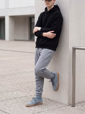 Killshot 2 – For a relaxed weekend vibe, pair with heather grey fleece joggers, a black oversized hoodie, and a matching baseball cap.