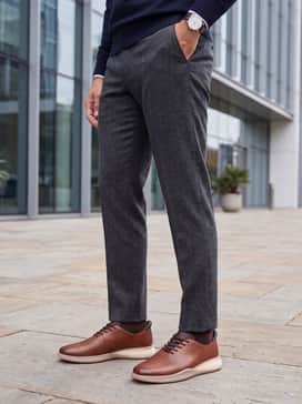 Mens 6zergrand Laser Quickon Oxfords – Dark wash straight-leg jeans worn with a grey merino wool turtleneck and a tailored navy pea coat for a sharp winter look.