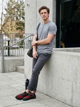 Niad Moccasym Climbing Shoes – For a post-climb transition, pair these with tapered dark-wash stretch denim and a heather grey oversized hoodie for a comfortable, athletic-leisure aesthetic.