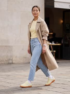 Palermo Moda Ethereal – Pair with light-wash straight-leg jeans, a tucked-in pastel yellow baby tee, and an oversized beige trench coat for a sophisticated yet casual city look.
