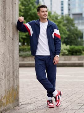 Go for a retro-sport vibe by wearing these with navy blue track pants and a matching vintage windbreaker, finished with high-white crew socks.