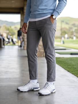 Tour360 25 Spikeless Golf Shoes – Combine with slim-fit grey chinos and a light blue quarter-zip sweater for a sophisticated transition from the green to the clubhouse.