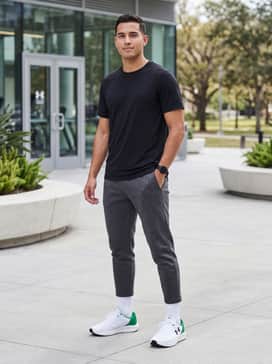 Ua Charged Pursuit 3 – Match with tapered charcoal grey tech-fleece joggers and a slim-fit black hoodie for a modern and comfortable athleisure ensemble.