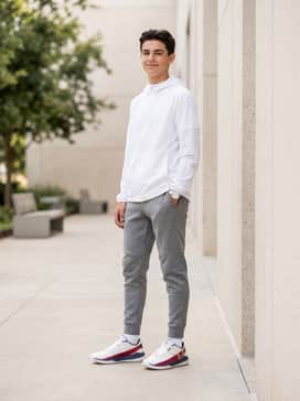 Ua Harper 10 Turf Jr Usa – Combine with grey tech-fleece joggers and a sleek white windbreaker to create a modern, sporty silhouette perfect for active school days.