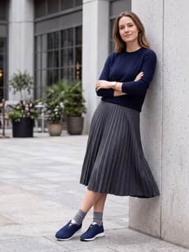 Womens 2zergrand Stitchlite Wingtip Oxfords – Combine with a grey pleated midi skirt and a fitted navy cashmere sweater for a feminine yet structured ensemble.